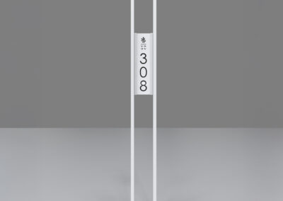 Un lampadaire avec adresse est inclus avec votre lot.