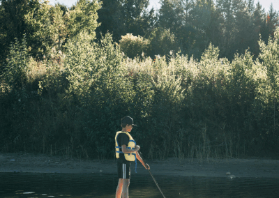 Sur le lac Viverdi, seules les embarcations électriques sont acceptées, et des kayaks et des paddle boards aussi sont disponibles.