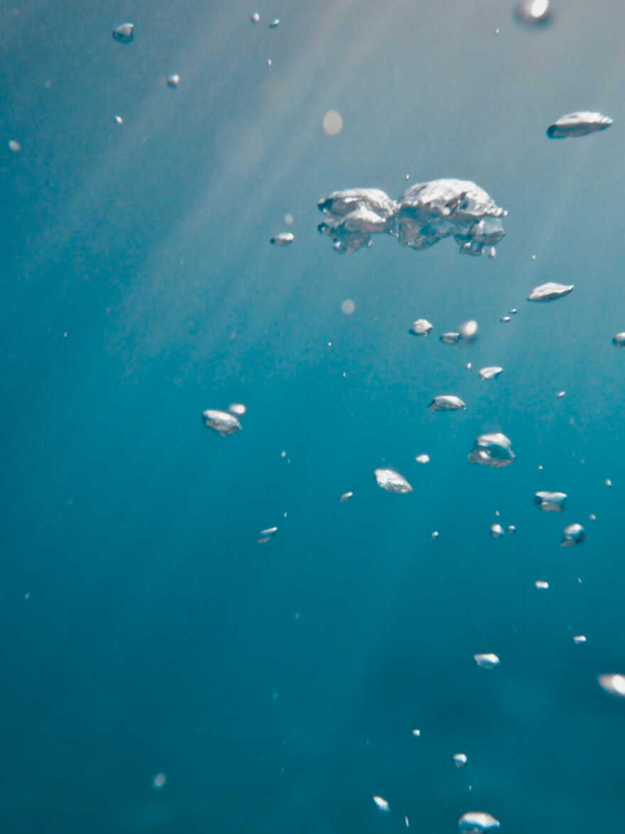 Bulles d'air dans l'eau.